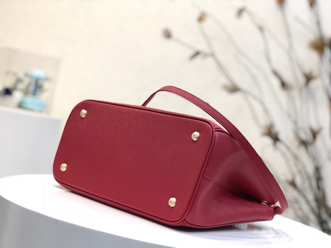 Pra*a Galleria Saffiano Leather Bag in Red
