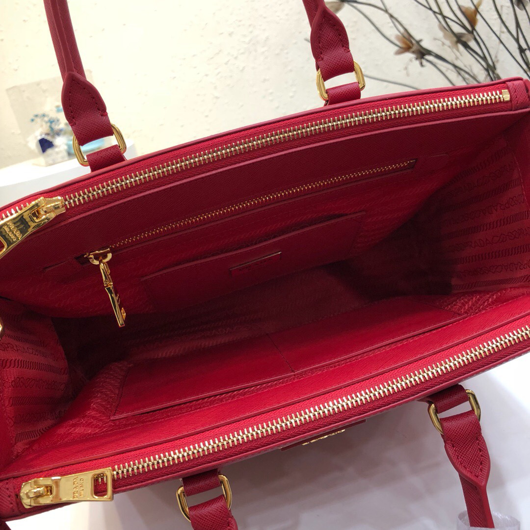 Pra*a Galleria Saffiano Leather Bag in Red