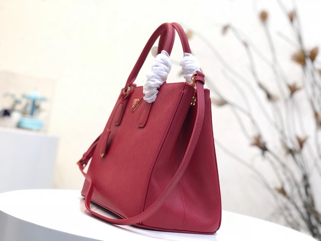 Pra*a Galleria Saffiano Leather Bag in Red