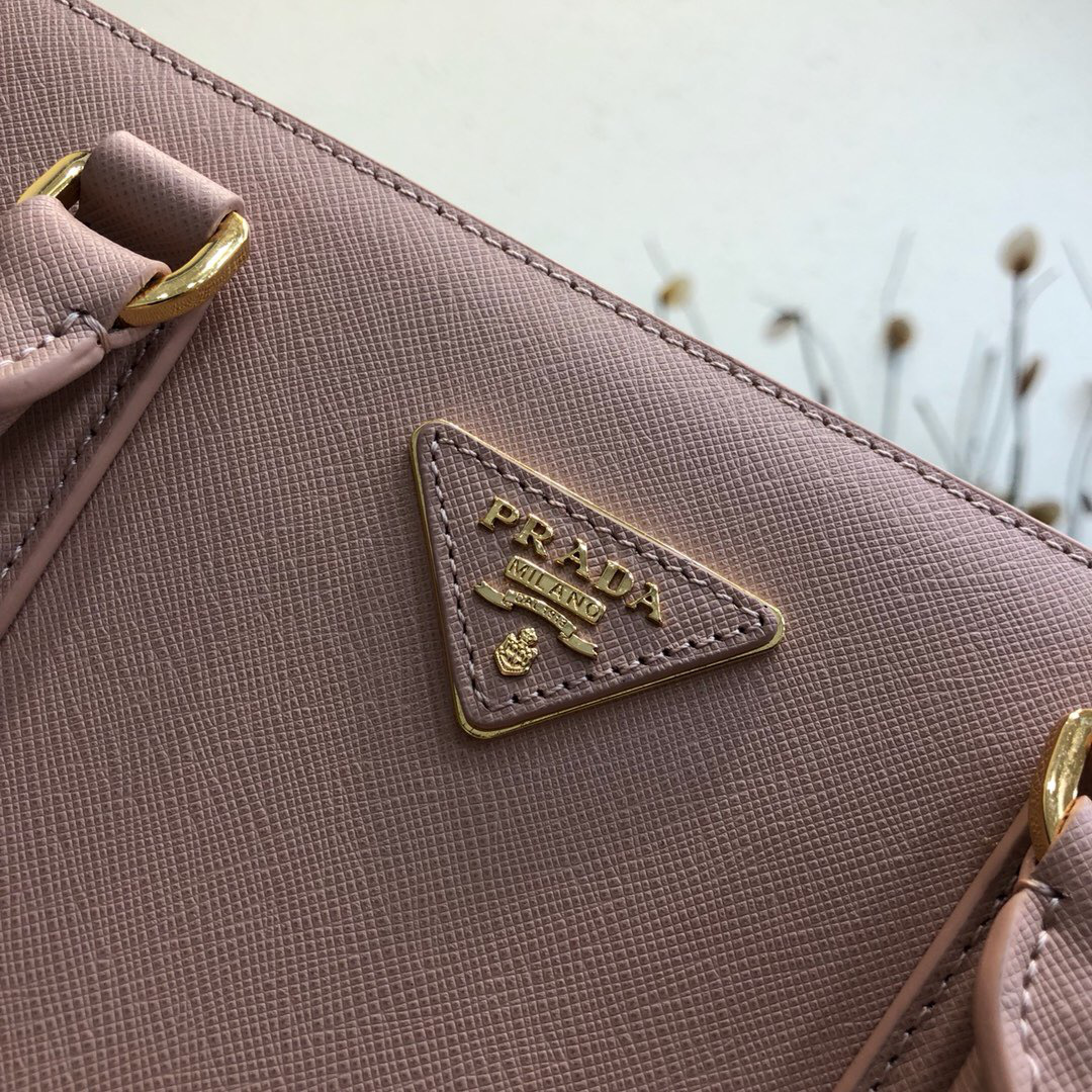 Pra*a Galleria Saffiano Leather Bag in Pink