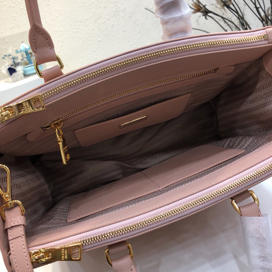 Pra*a Galleria Saffiano Leather Bag in Pink
