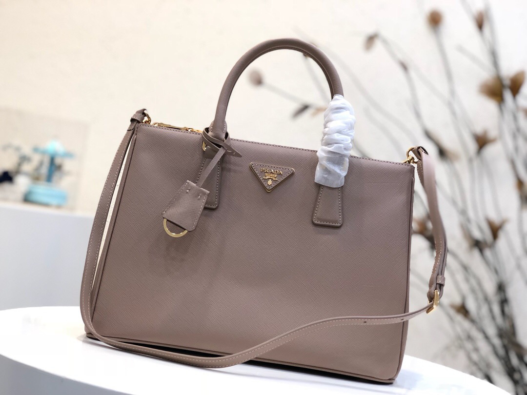 Pra*a Galleria Saffiano Leather Bag in Nude