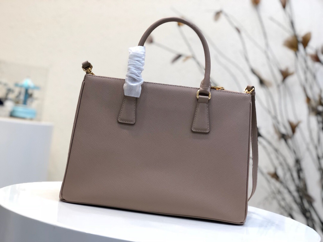 Pra*a Galleria Saffiano Leather Bag in Nude