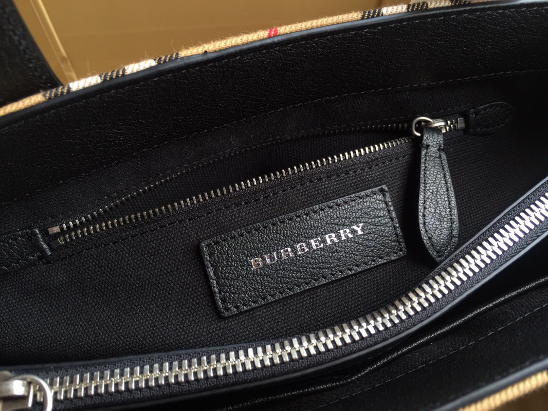 Bv*b*rry Tote Vintage Large Handbag in Black