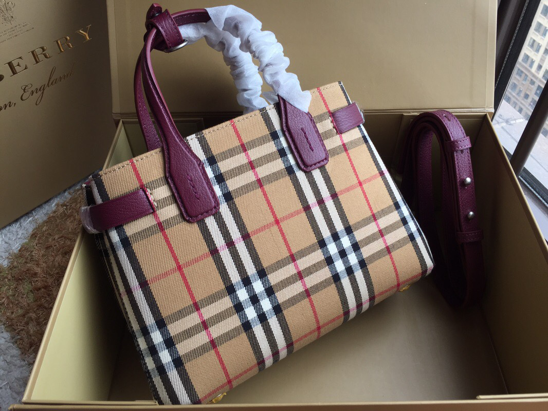 Bv*b*rry Tote Vintage Small Handbag in Purple