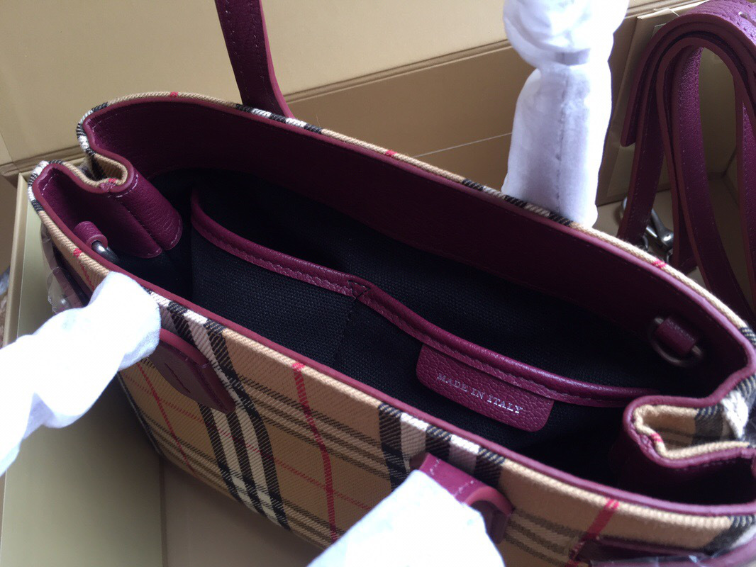 Bv*b*rry Tote Vintage Small Handbag in Purple