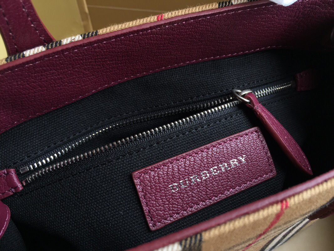 Bv*b*rry Tote Vintage Small Handbag in Purple