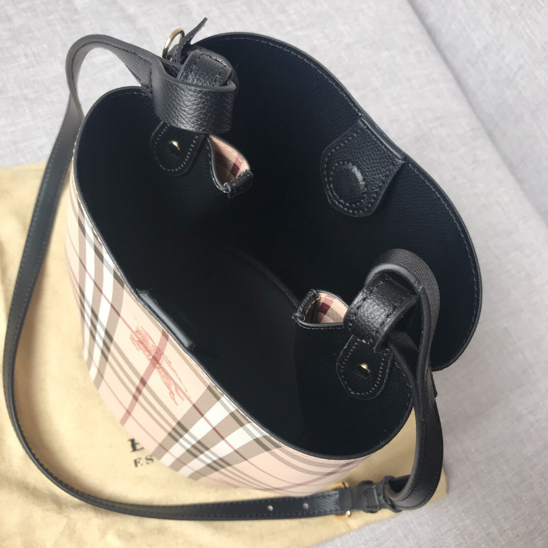Bv*b*rry Haymarket Bucket bag in Black