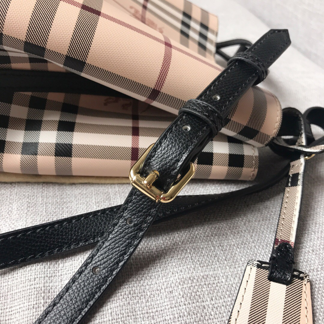 Bv*b*rry Haymarket Bucket bag in Black