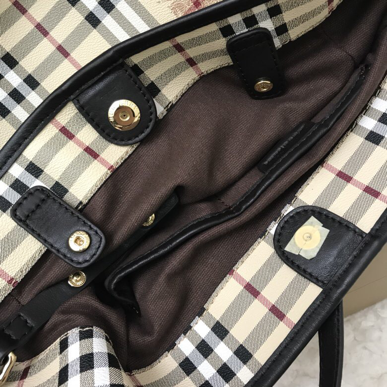 Bv*b*rry Original Check Tote Handbag with Black