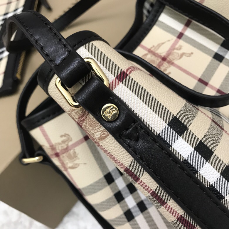 Bv*b*rry Original Check Tote Handbag with Black