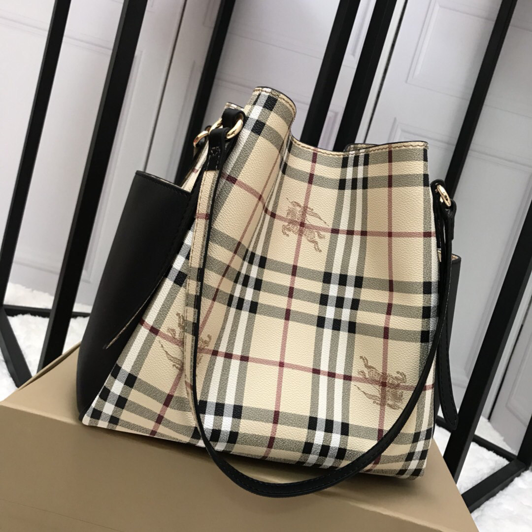 Bv*b*rry Original Check Tote small Handbag with Black