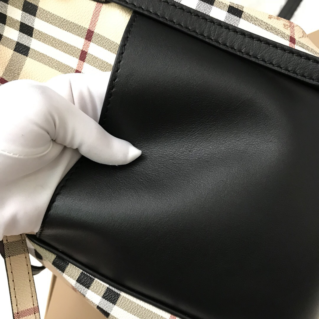Bv*b*rry Original Check Tote small Handbag with Black