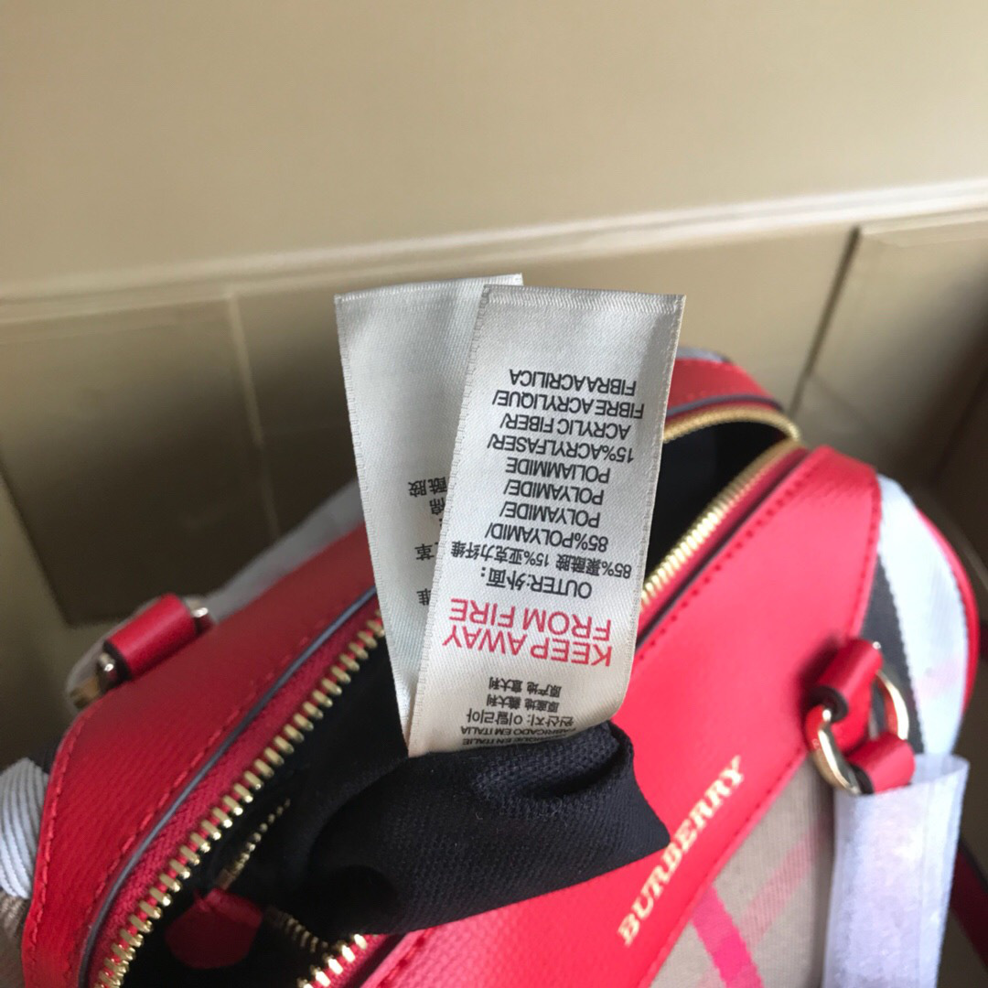 Bv*b*rry Original Classic Check bag in Red