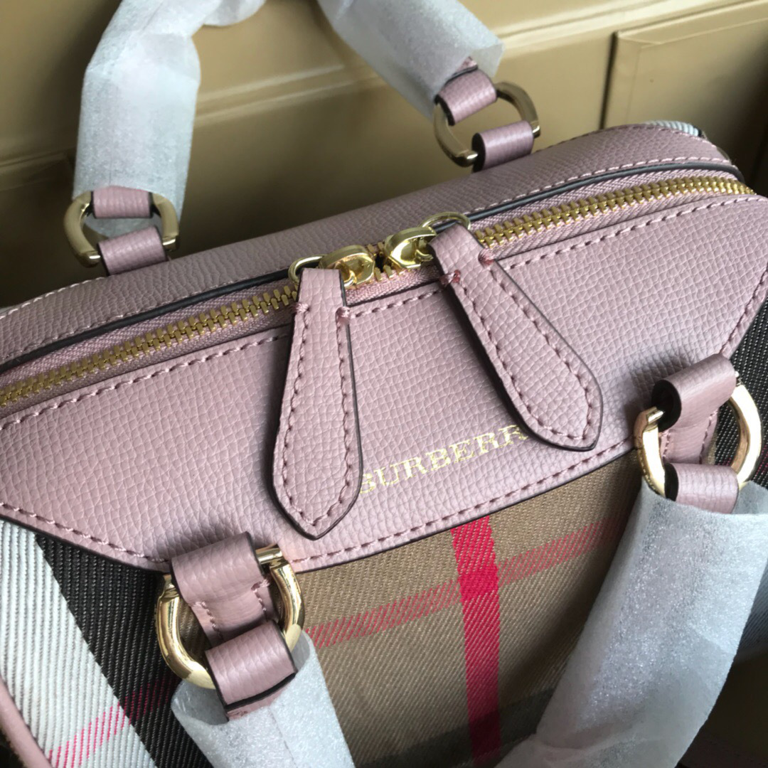 Bv*b*rry Original Classic Check bag in Pink