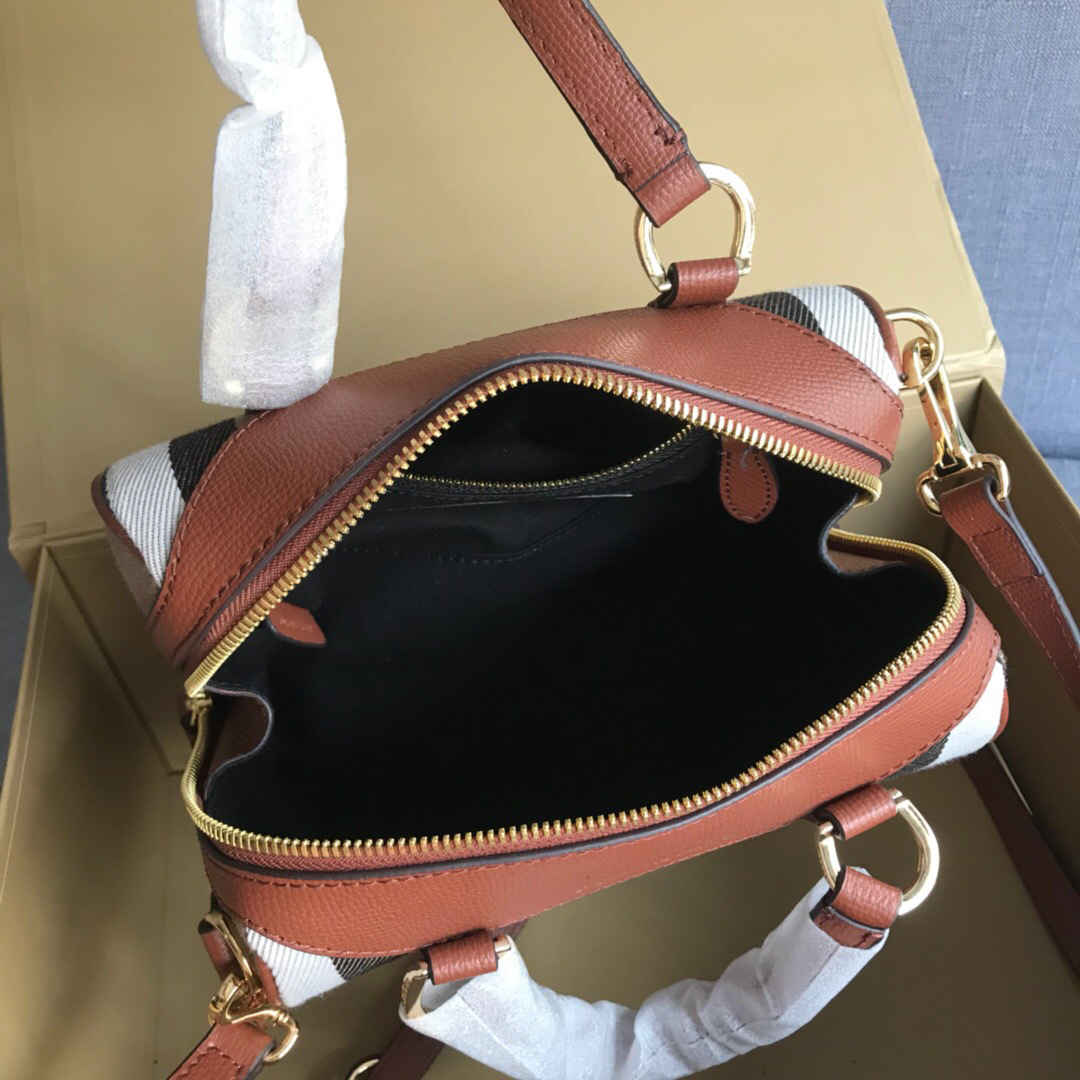 Bv*b*rry Original Classic Check bag in Brown