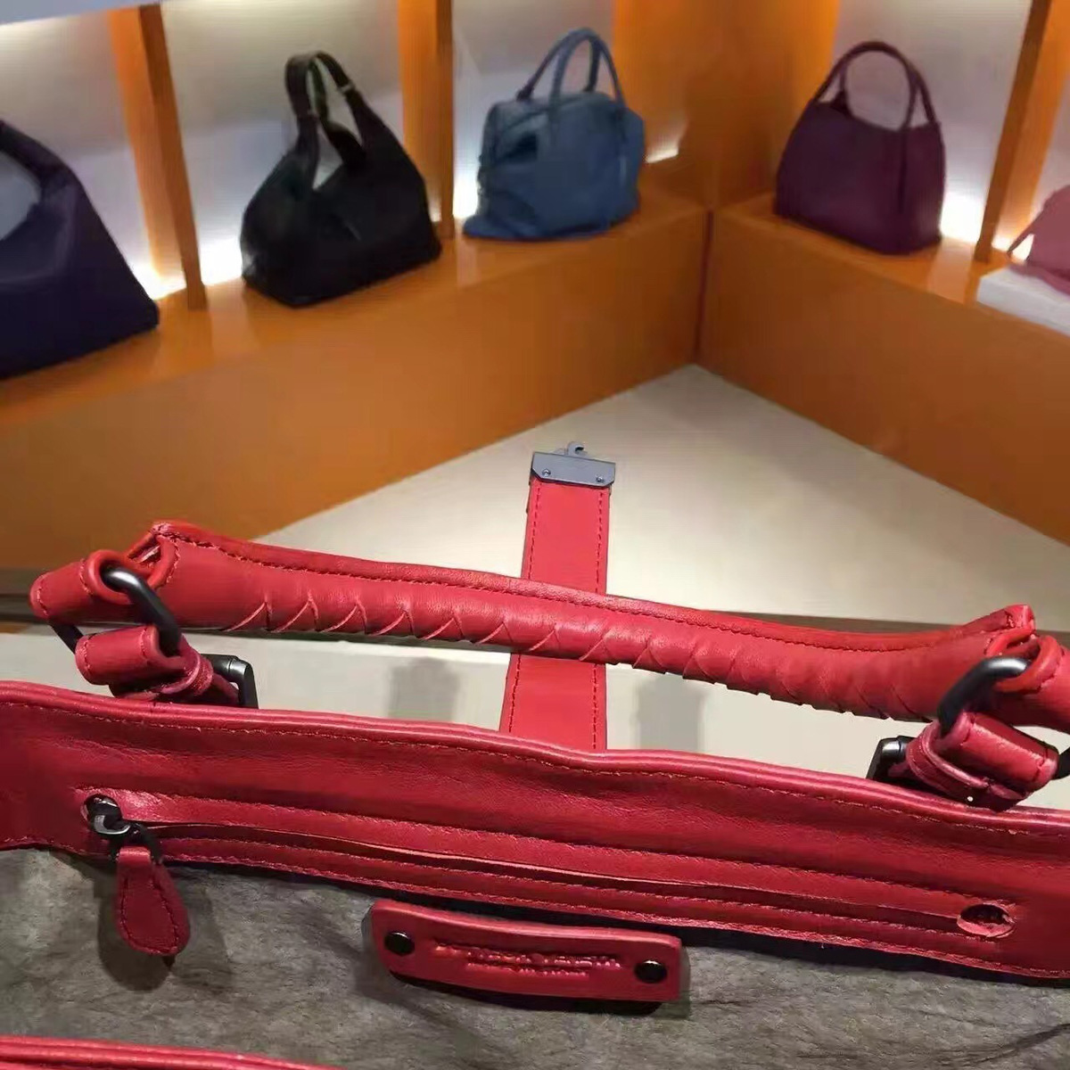 B0tt*ga Ven*ta Red Handbag 7453
