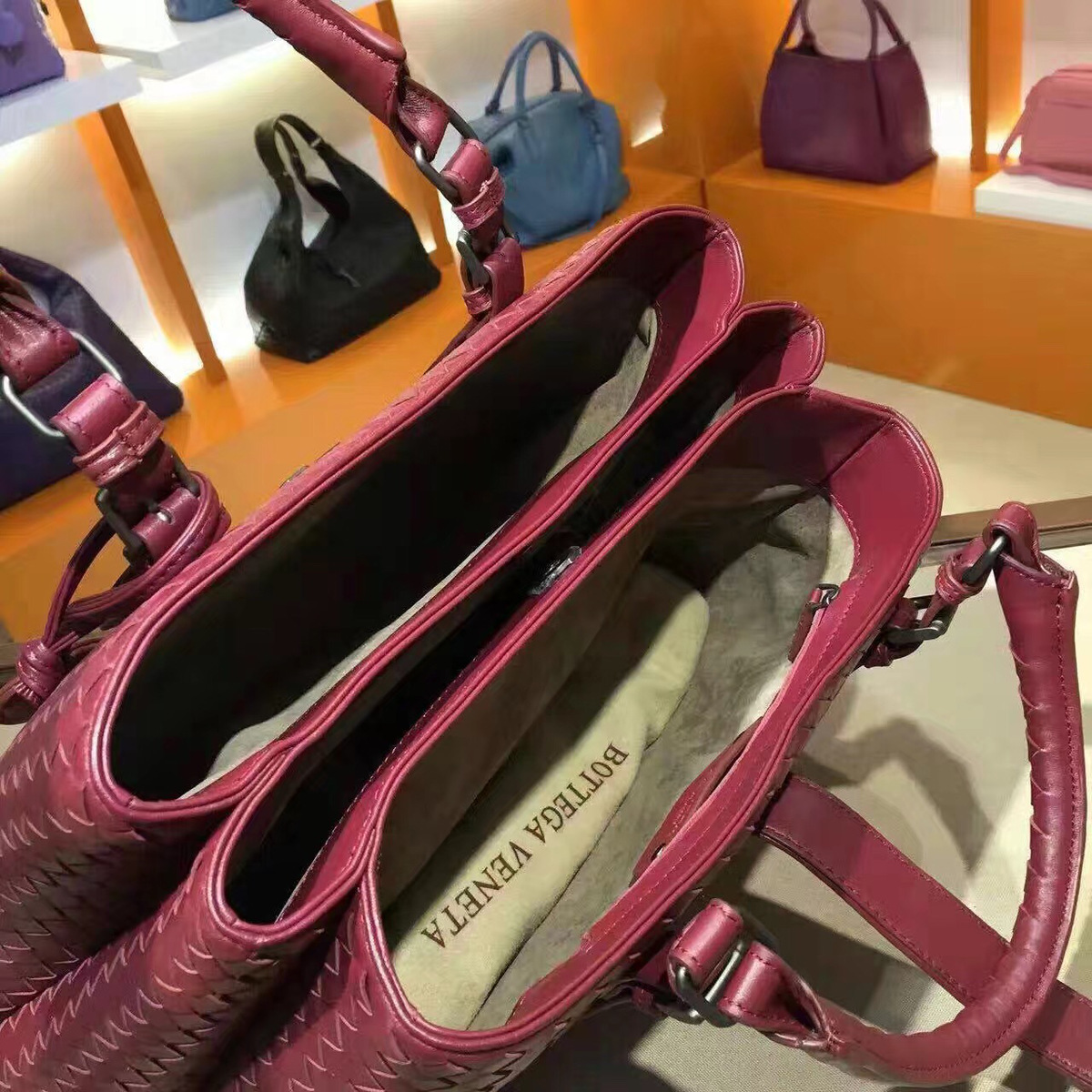 B0tt*ga Ven*ta Wine Red Handbag 7453