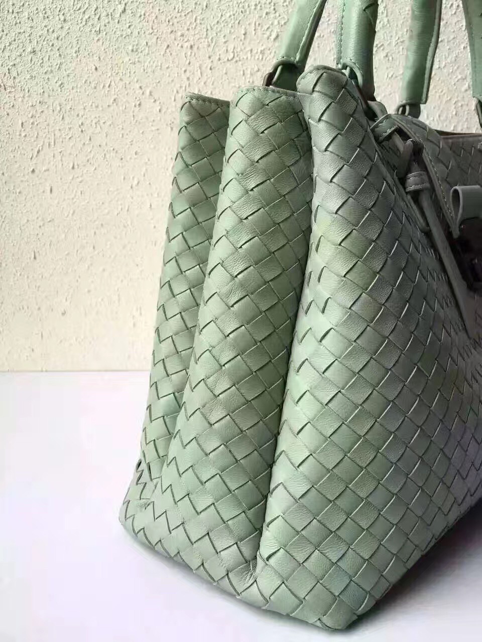 B0tt*ga Ven*ta Light Green Handbag 7453