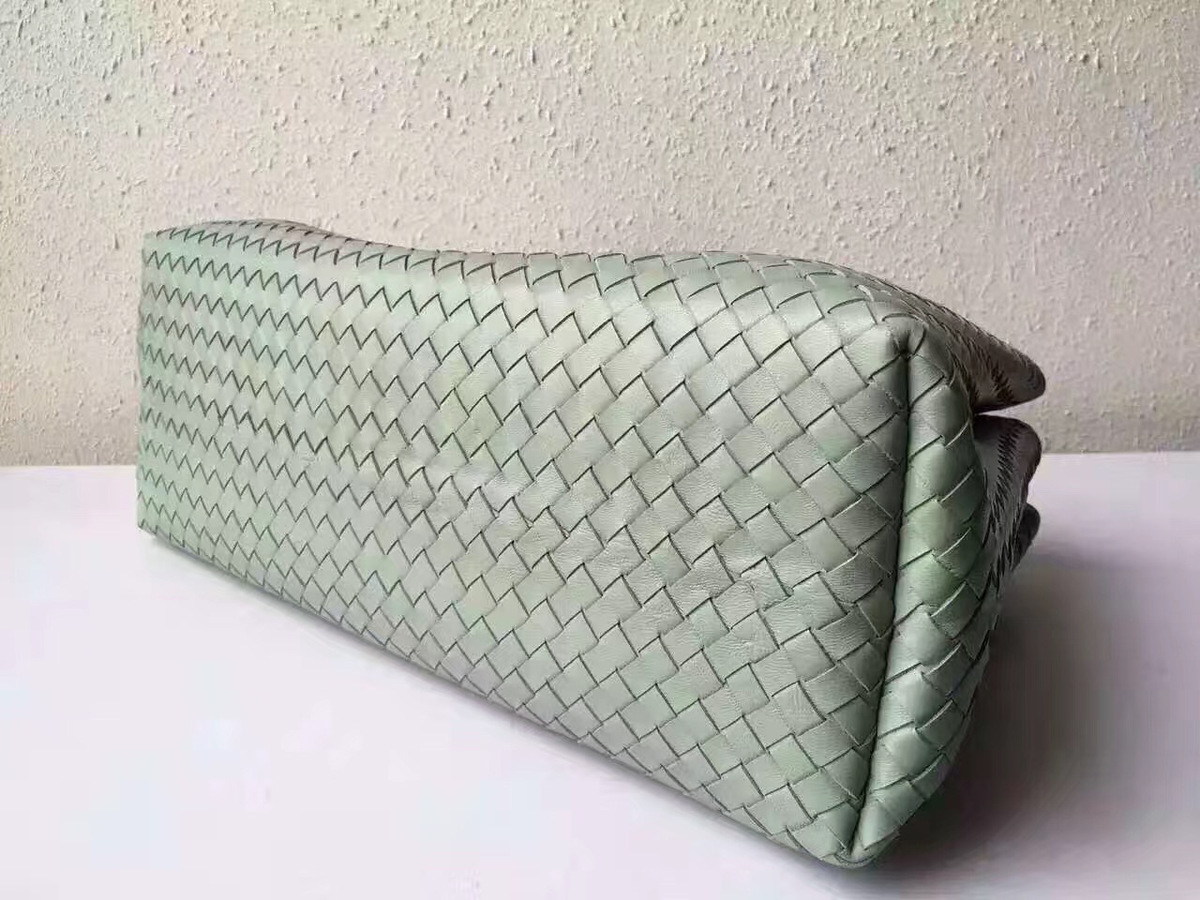 B0tt*ga Ven*ta Light Green Handbag 7453