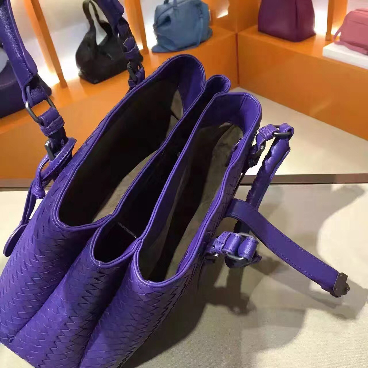 B0tt*ga Ven*ta Purple Handbag 7453