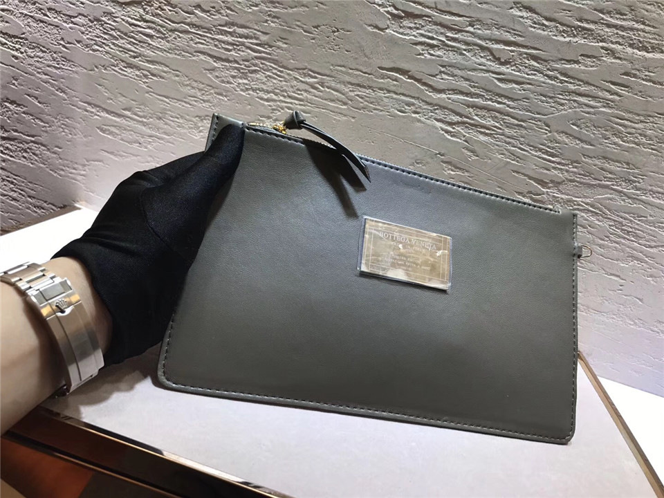 B0tt*ga Ven*ta sheepskin knitted large shopping bags in Gray