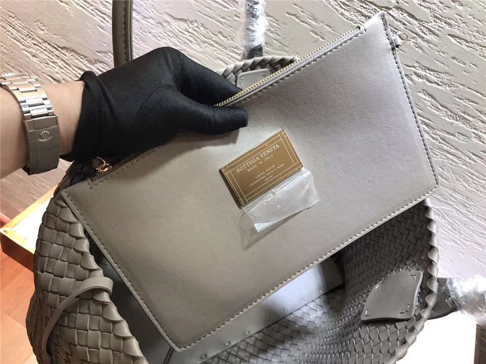 B0tt*ga Ven*ta sheepskin knitted large shopping bags in Khaki