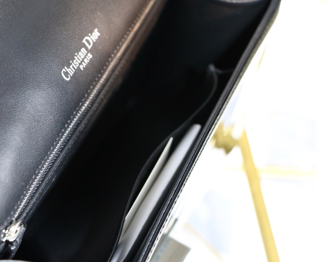 D10r D10rama Cannage Calfskin Bag in Black