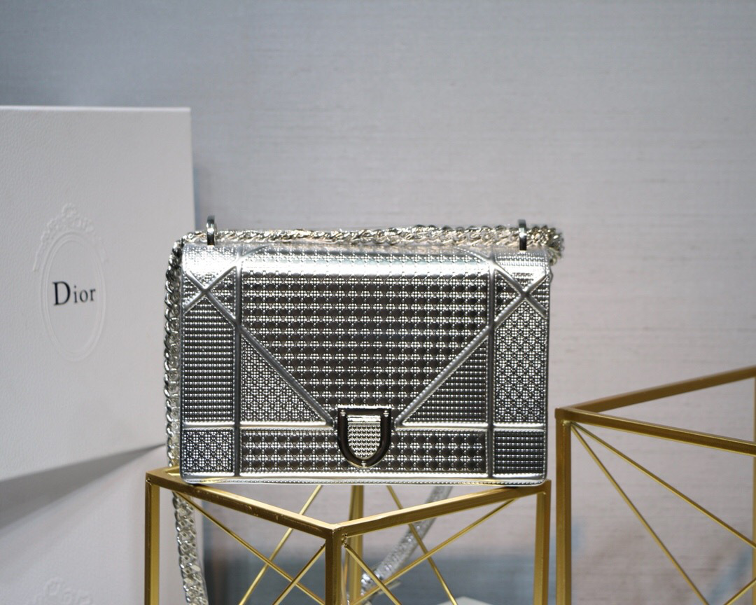 D10r D10rama Cannage Calfskin Bag in Sliver