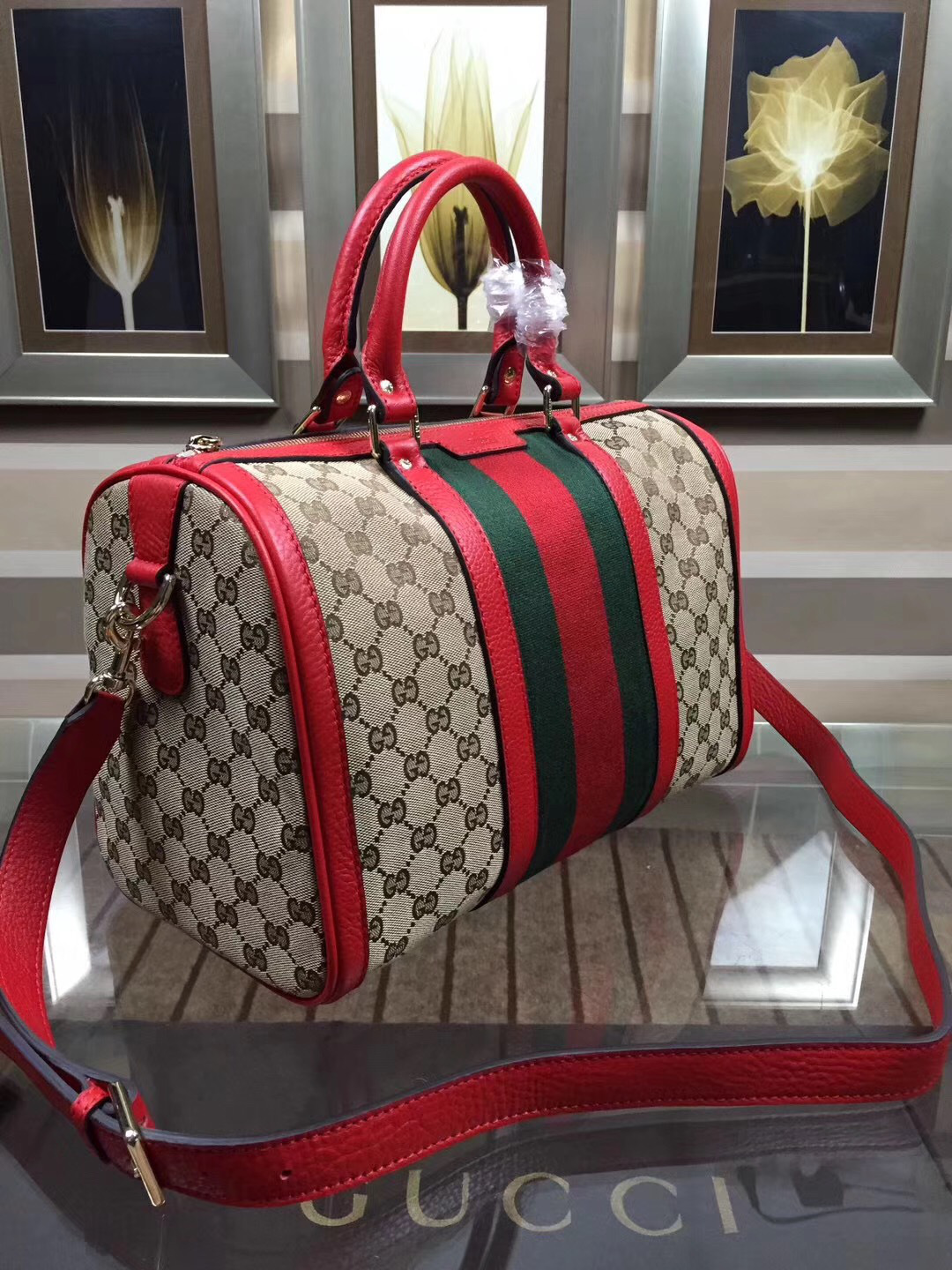 Gvc*1 Webby Speedy Canvas Cross Body Bag in Red
