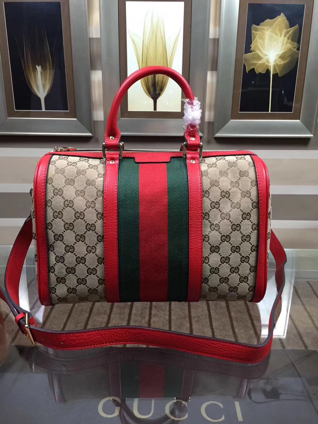 Gvc*1 Webby Speedy Canvas Cross Body Bag in Red