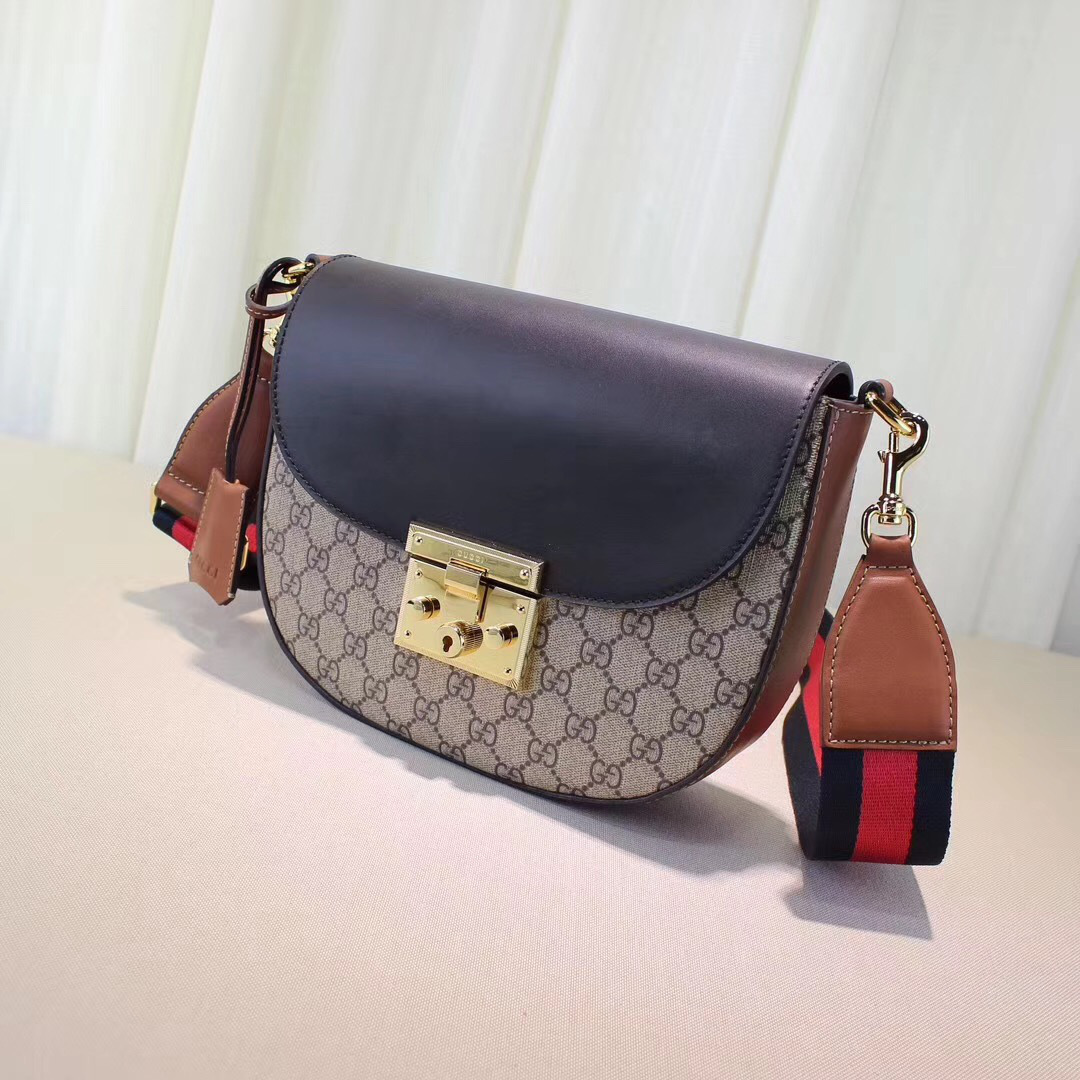 Gvc*1 Padlock shoulder bag for Women in Black