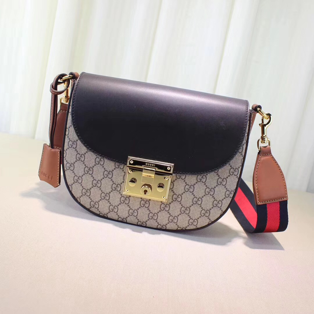 Gvc*1 Padlock shoulder bag for Women in Black