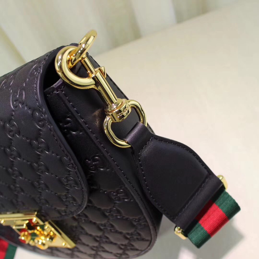 Gvc*1 Padlock Leather shoulder bag for Women in Black