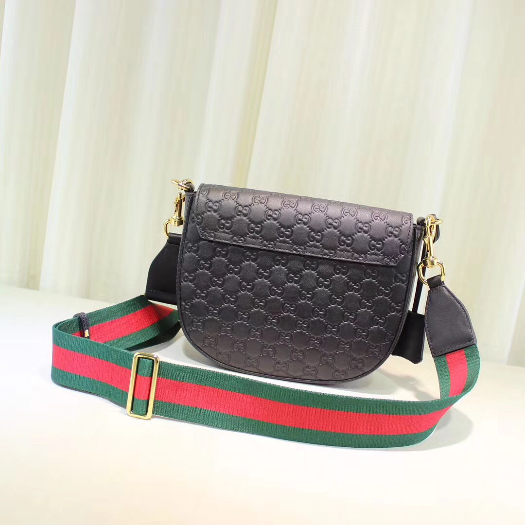 Gvc*1 Padlock Leather shoulder bag for Women in Black