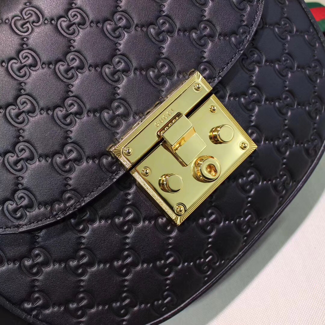 Gvc*1 Padlock Leather shoulder bag for Women in Black