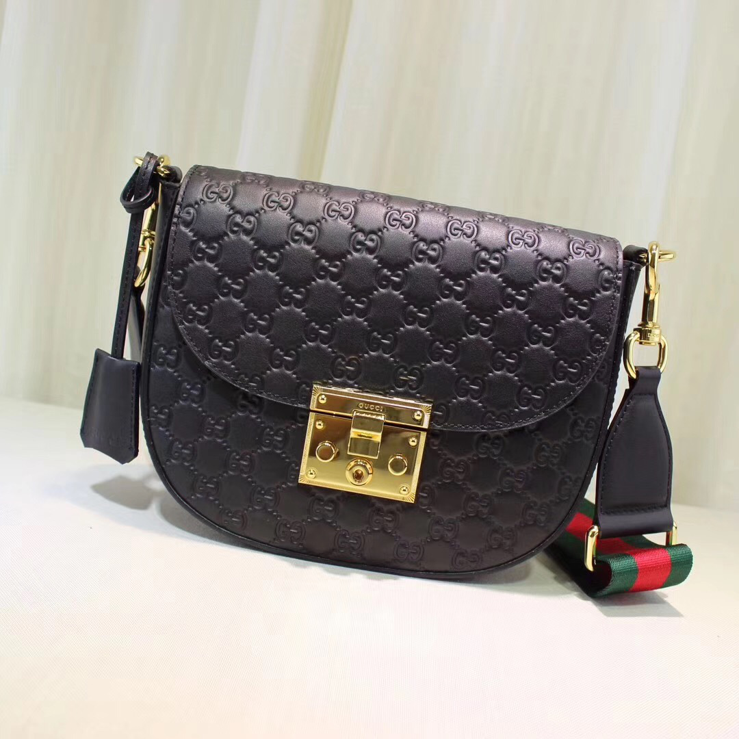 Gvc*1 Padlock Leather shoulder bag for Women in Black