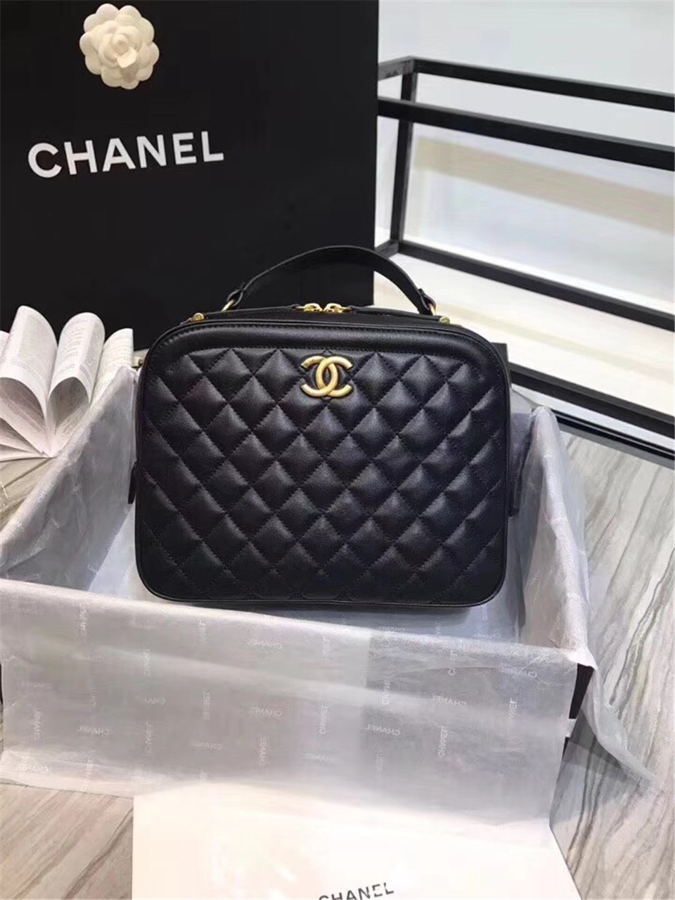 Ch**el Women Hnagbags Black A57906