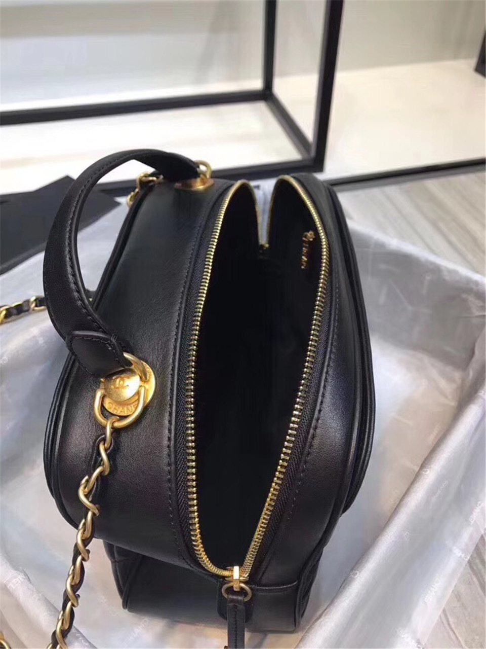 Ch**el Women Hnagbags Black A57906