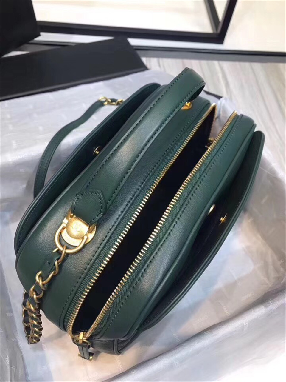 Ch**el Women Hnagbags Green A57906