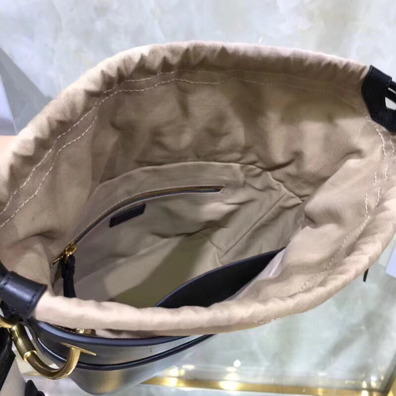 Chloe Large roy bucket bag in Black