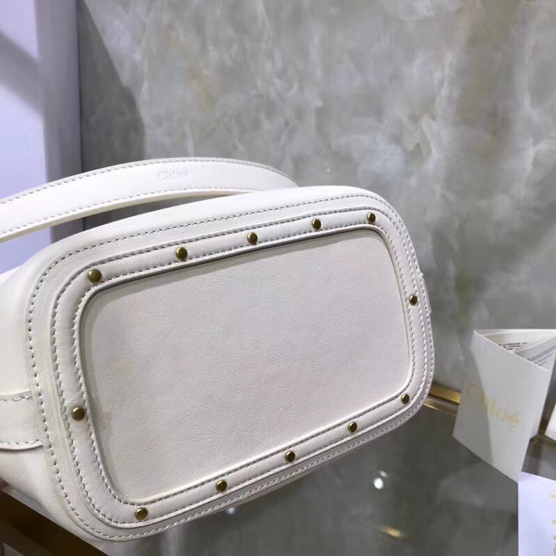 Chloe Large roy bucket bag in White
