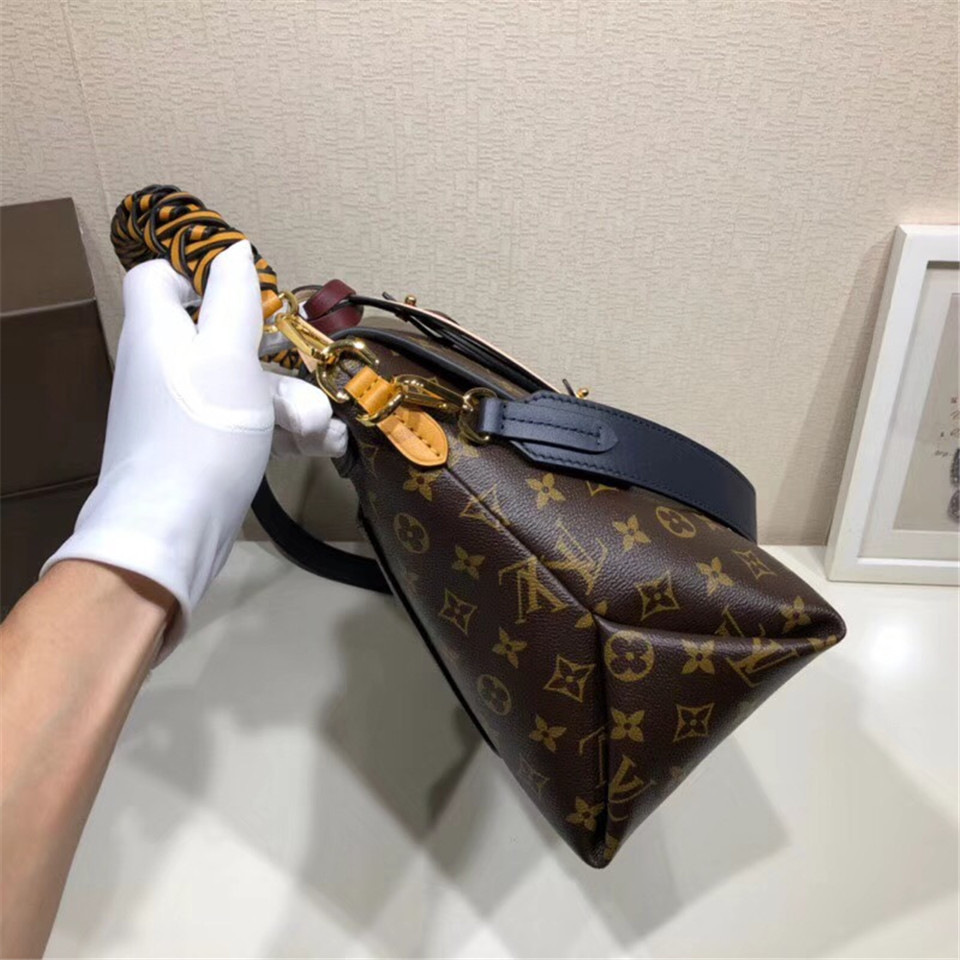 L0vis Vvtt0n Beaubourg Handbag M43953