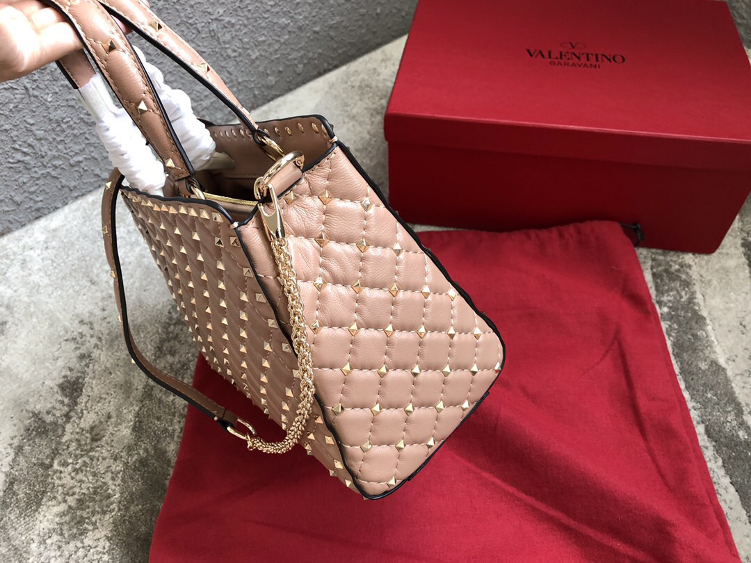 Va1e*ntin0 Garavani Rockstud Spike Lambskin Handbag in Pink