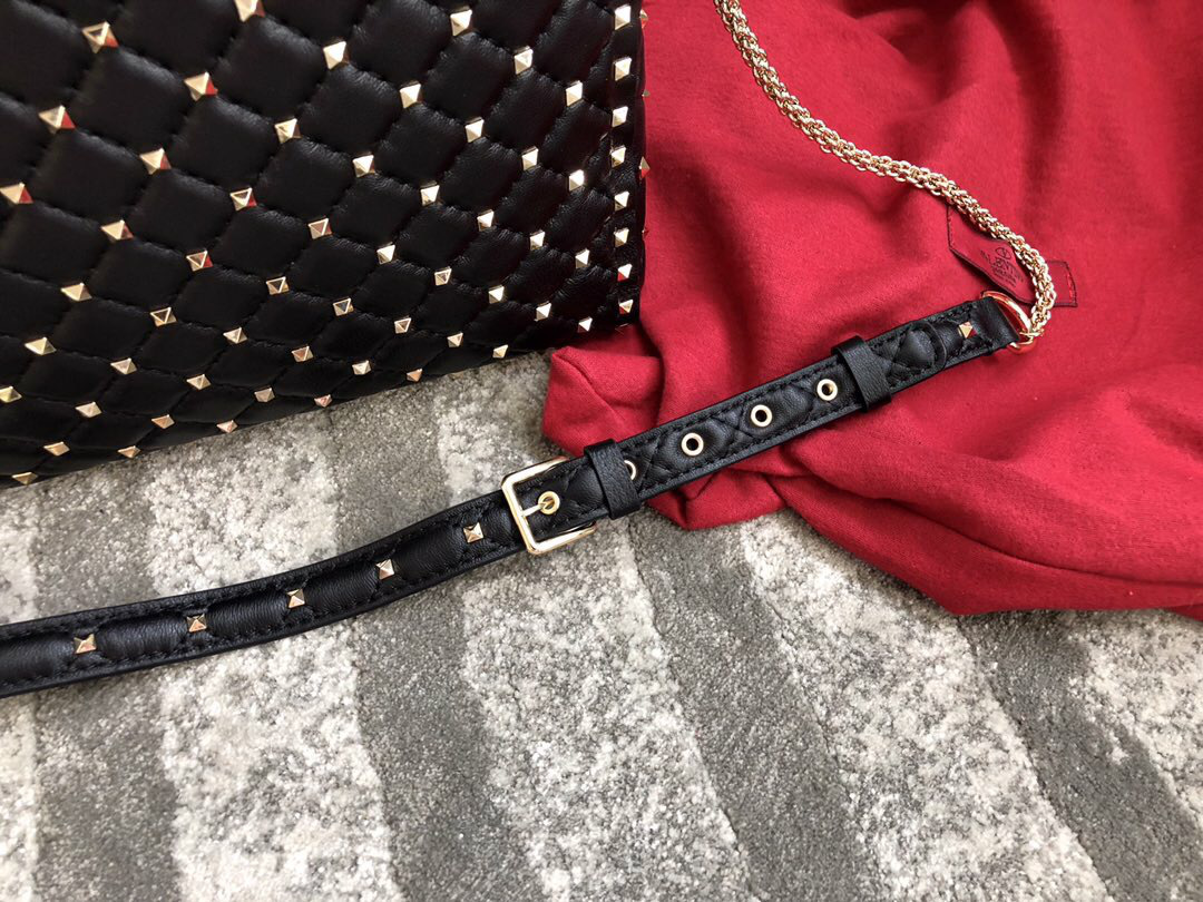 Va1e*ntin0 Garavani Rockstud Spike Lambskin Handbag in Black