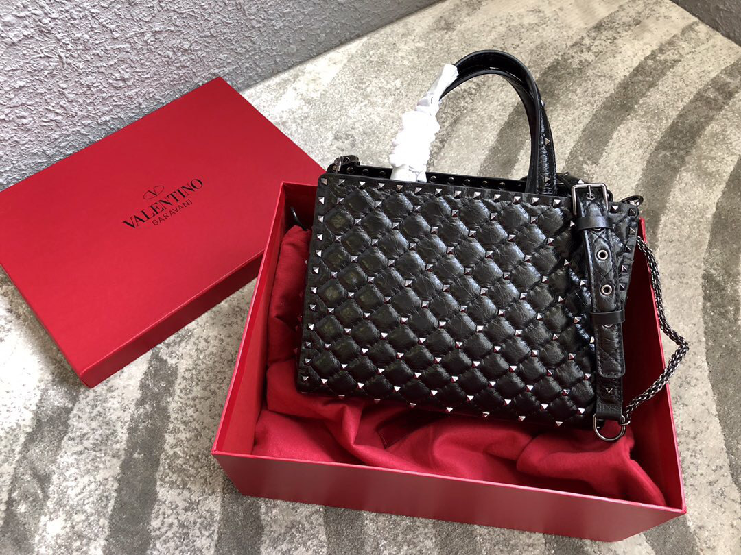 Va1e*ntin0 Garavani Rockstud Spike Lambskin Handbag