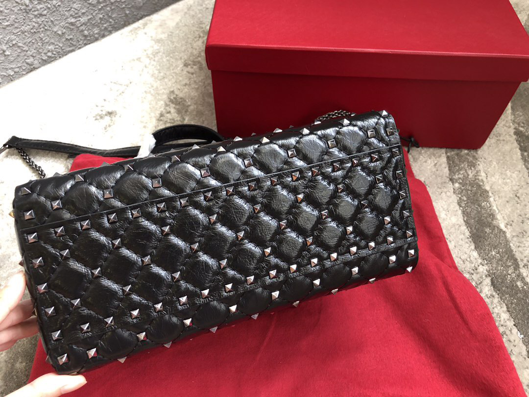 Va1e*ntin0 Garavani Rockstud Spike Lambskin Handbag