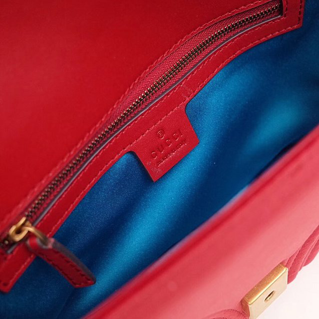 Gvc*1 Marmont velvet Medium shoulder bag in Red