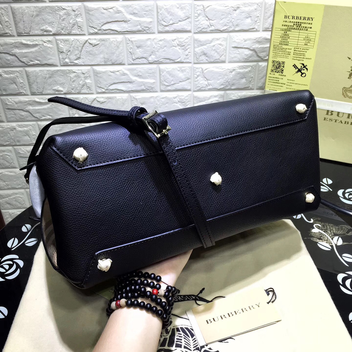 Bv*b*rry Classic Leather Tote Bag with Black