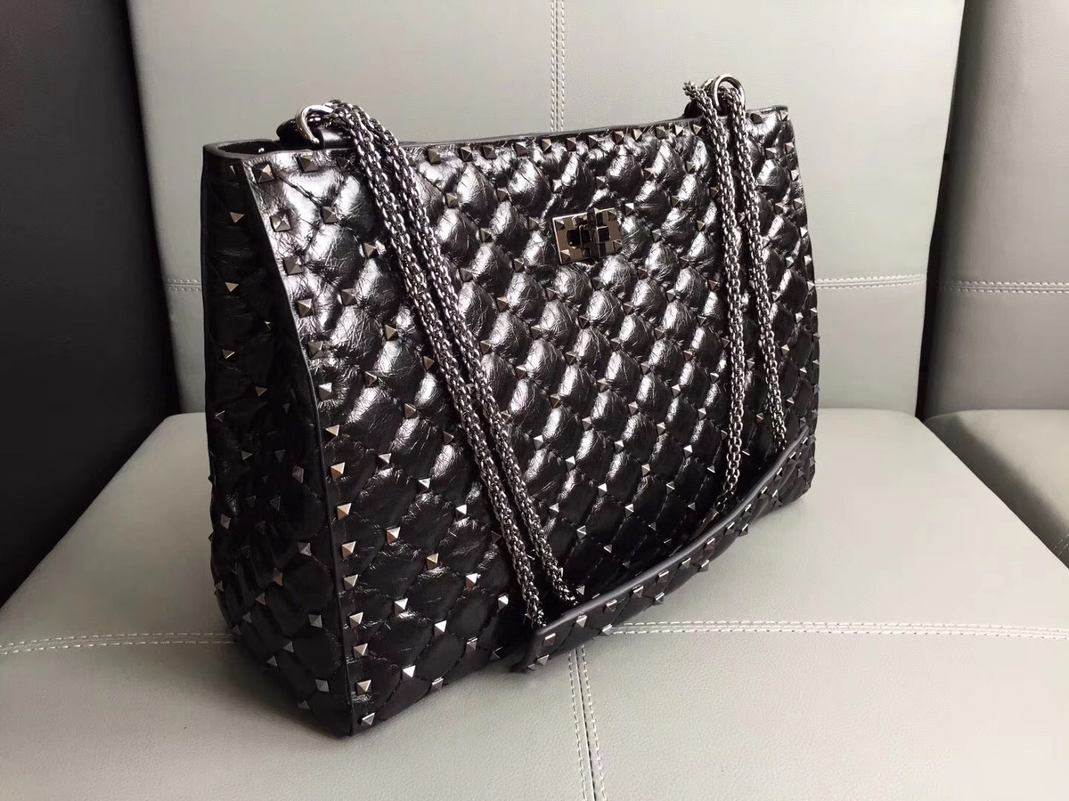 Va1e*ntin0 original lambskin spike tote bag in Black